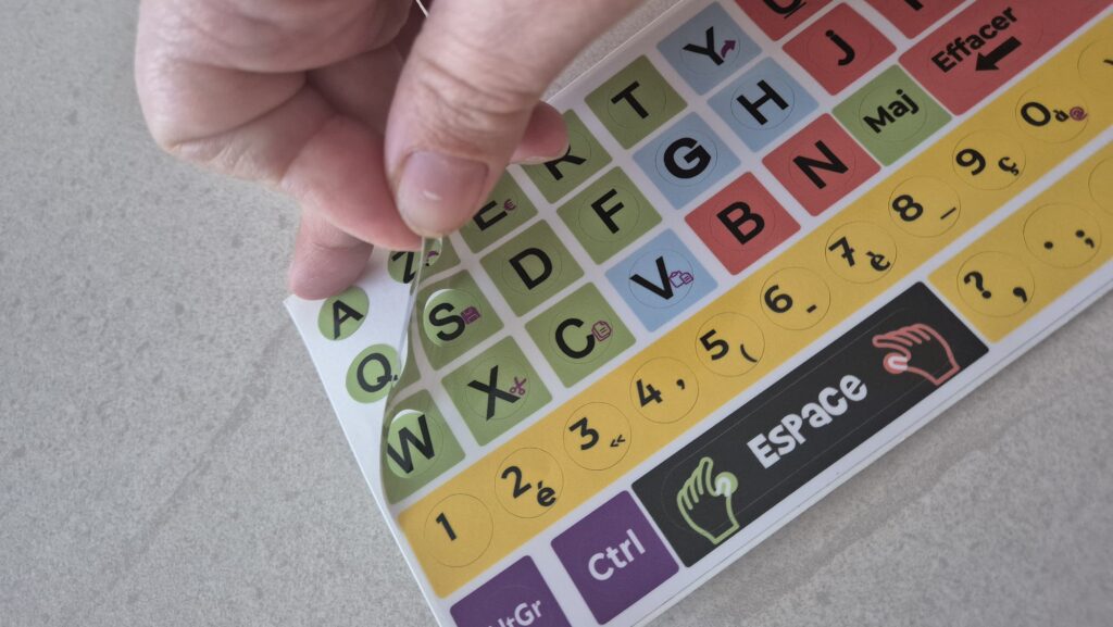 installation des stickers de clavier Facil'Ordys