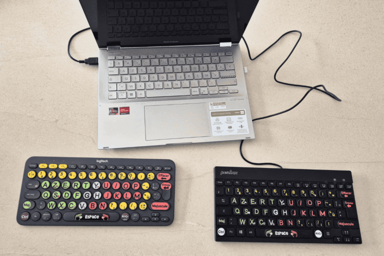 stickers installés sur claviers externes